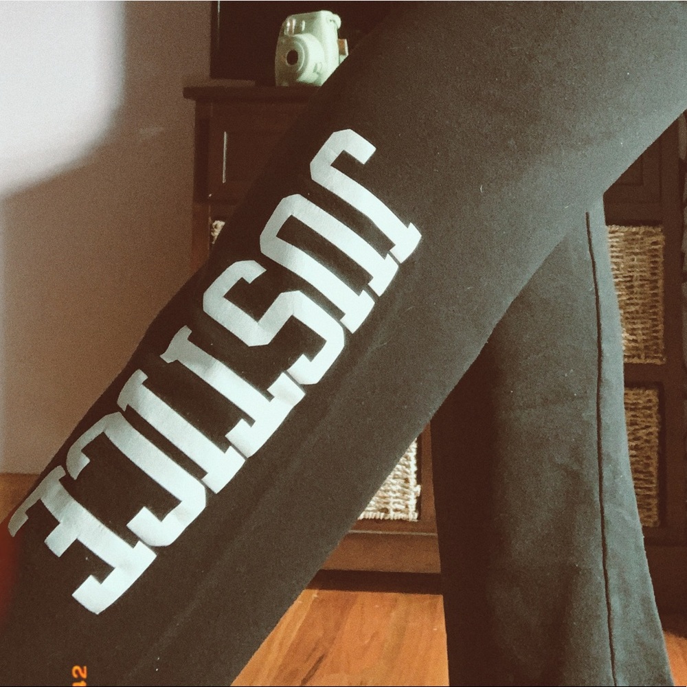 • 𝐁𝐥𝐚𝐜𝐤 𝐉𝐮𝐬𝐭𝐢𝐜𝐞 𝐬𝐰𝐞𝐚𝐭𝐩𝐚𝐧𝐭𝐬